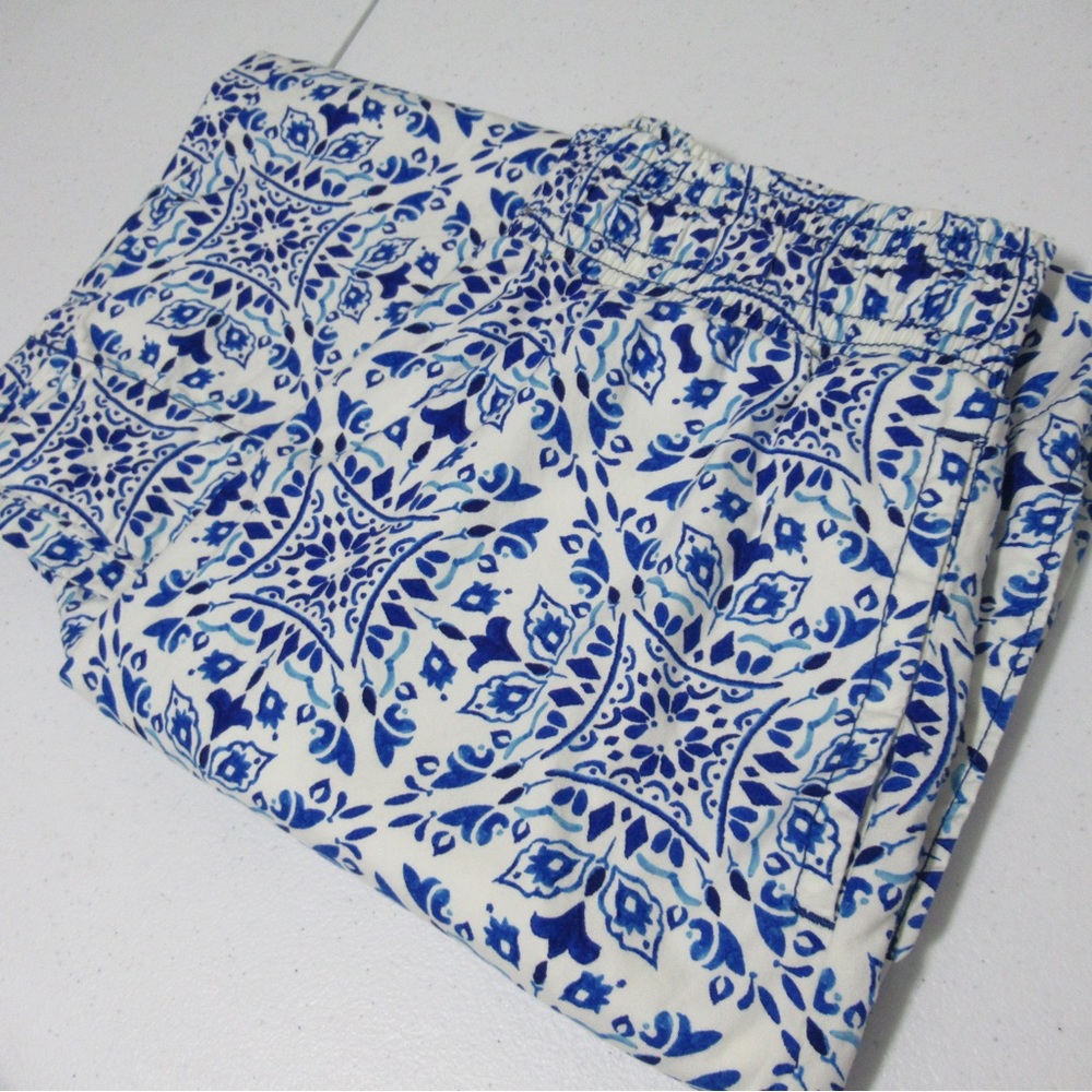 Maeve by Anthropologie Wide Leg Cropped Blue and White Printed Pants Size Small - Picture 17 of 17